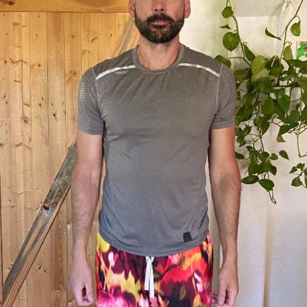 Nike Pro DriFit Shirt Gray Silver Reflective Fitted Training Mens (medium)